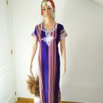 Gandoura Marocaine Traditionnelle pour Femme - Mauve à Motifs Verticaux